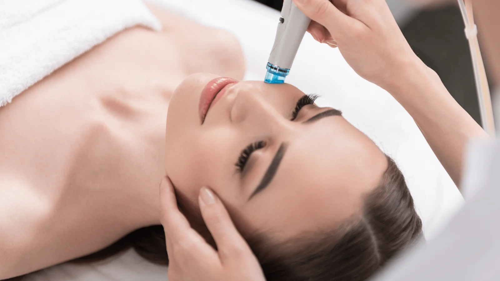 What is Microneedling? A Comprehensive Guide to the Skin Rejuvenation Technique